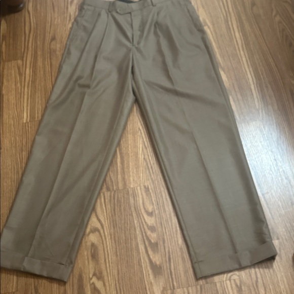 Perry Ellis Classic Men's Brown Dress Pants. - Picture 3 of 9